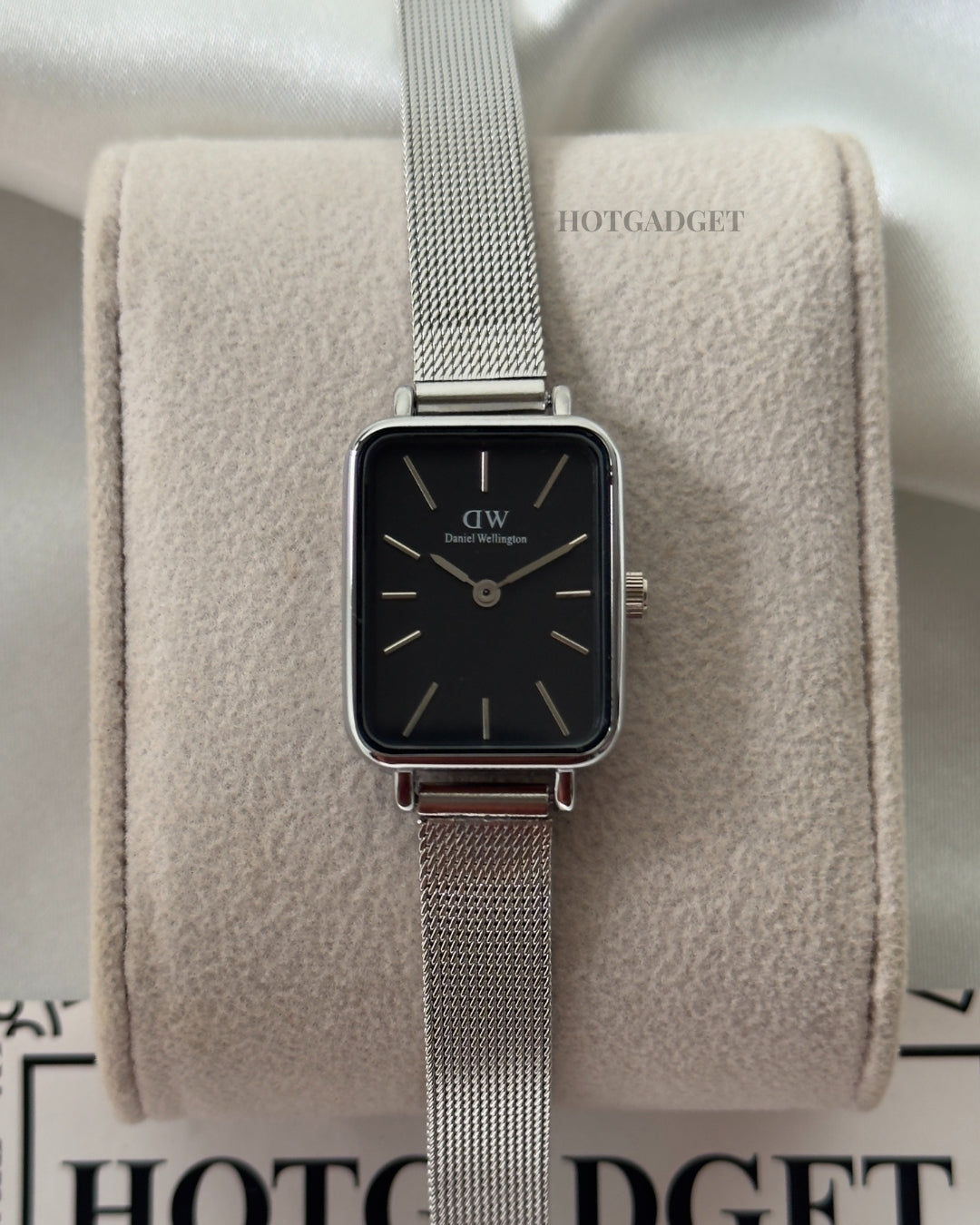 DW Quadro (Analog Watch)